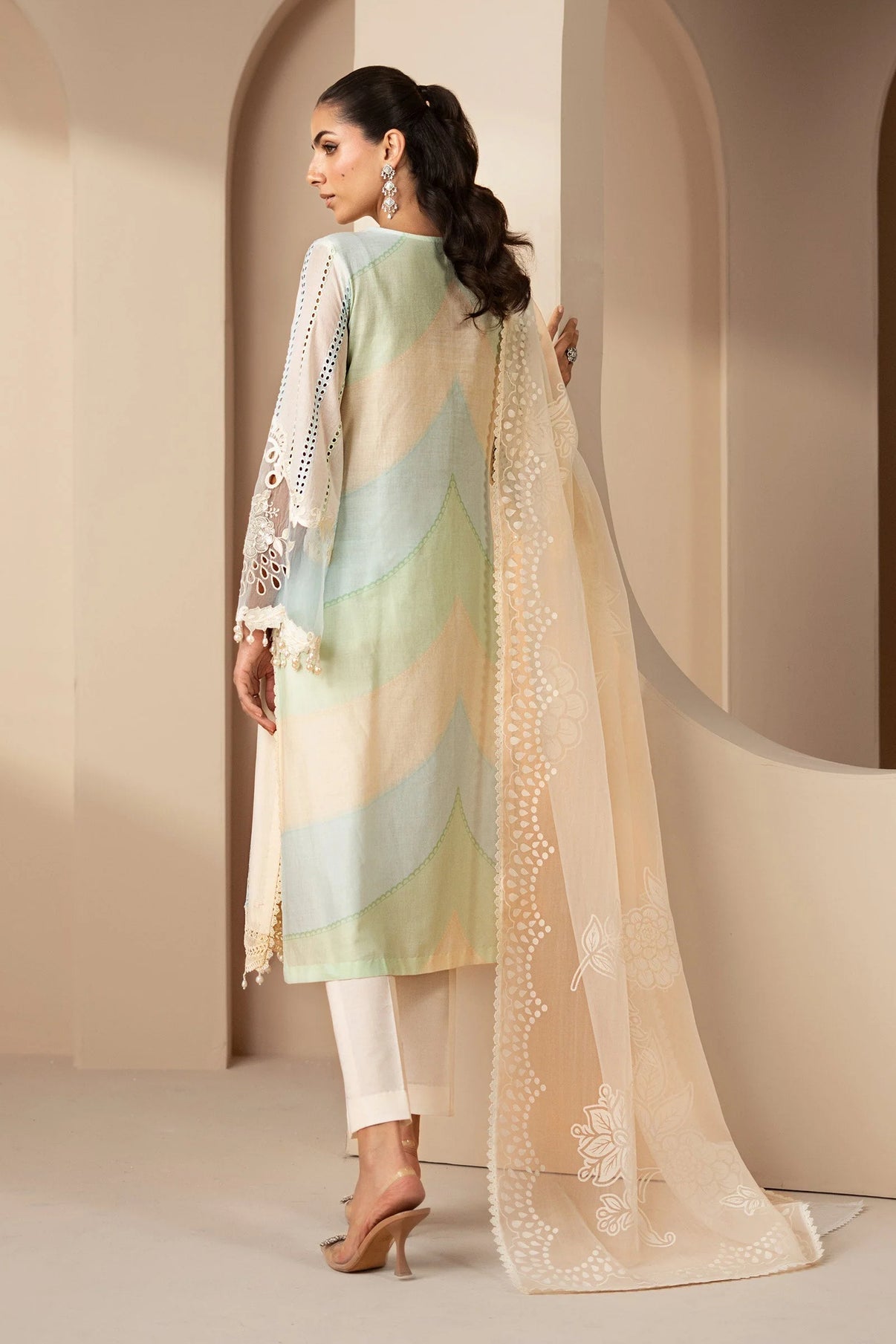 Maria.B Luxury Lawn Unstitched Embroidered 3Pc Suit