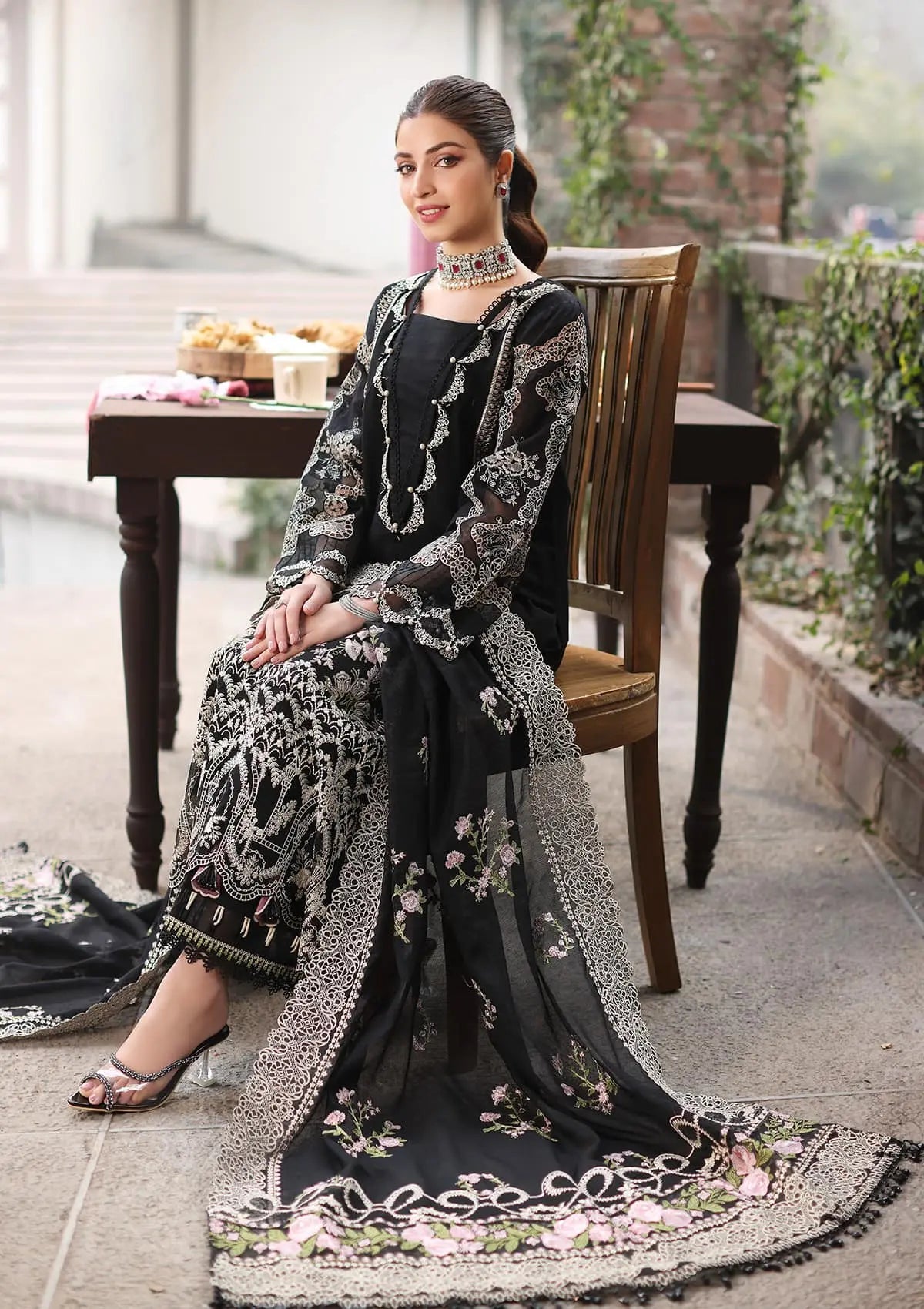 3 Piece - Unstitched Fully Embroidered Preminum Lawn Fabric