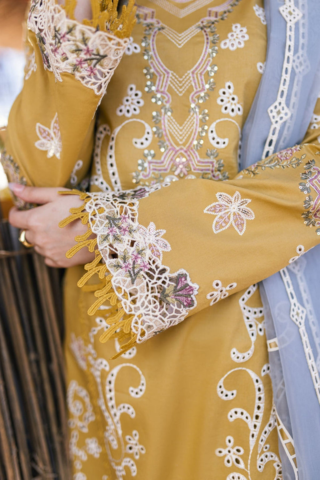 Sahil Kinare by Qalamkar-Embroidered Lawn Unstitched 3 PC