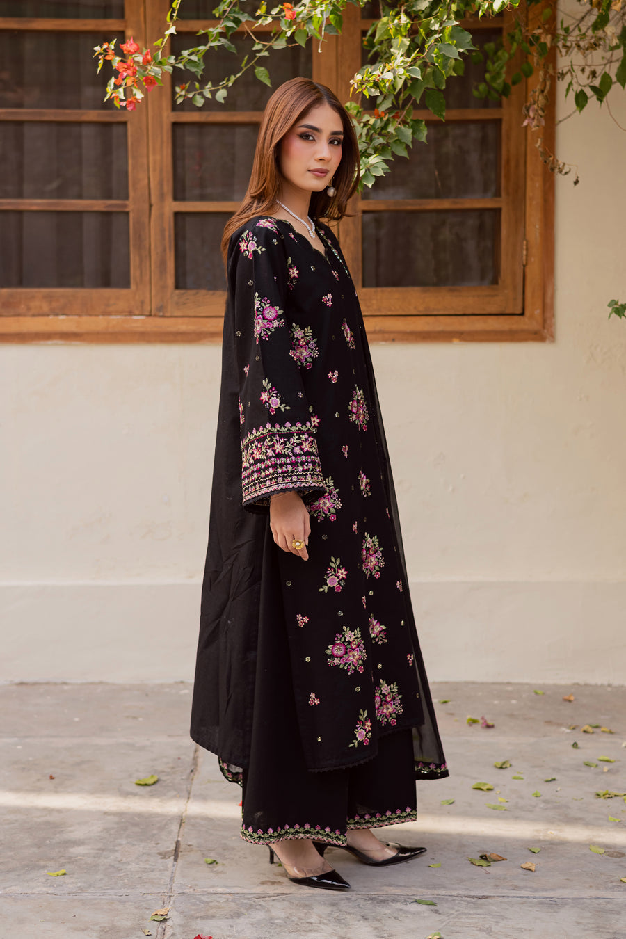 Black Pink 3Pc - Embroidered Lawn 3PC