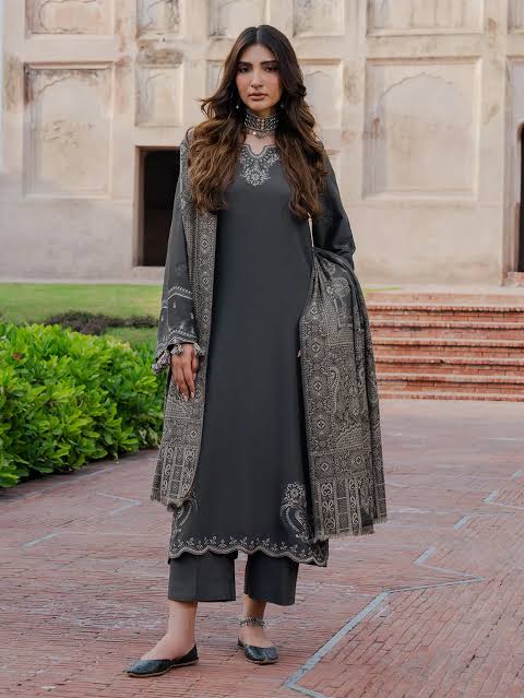Izel-Embroidered Lawn 3PC with Digital Printed Dupatta