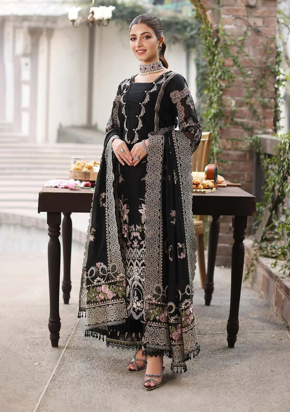 3 Piece - Unstitched Fully Embroidered Preminum Lawn Fabric