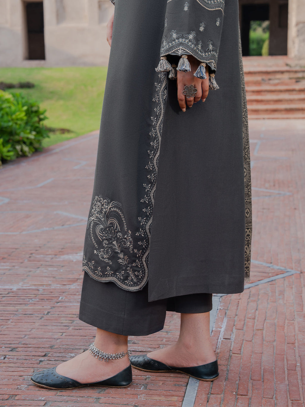 Izel-Embroidered Lawn 3PC with Digital Printed Dupatta
