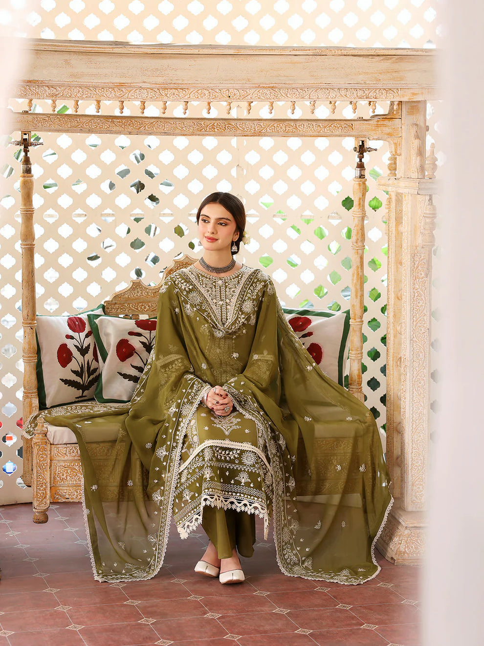 MAHNUR-Embroidered Lawn 3PC With Embroidered Dupatta