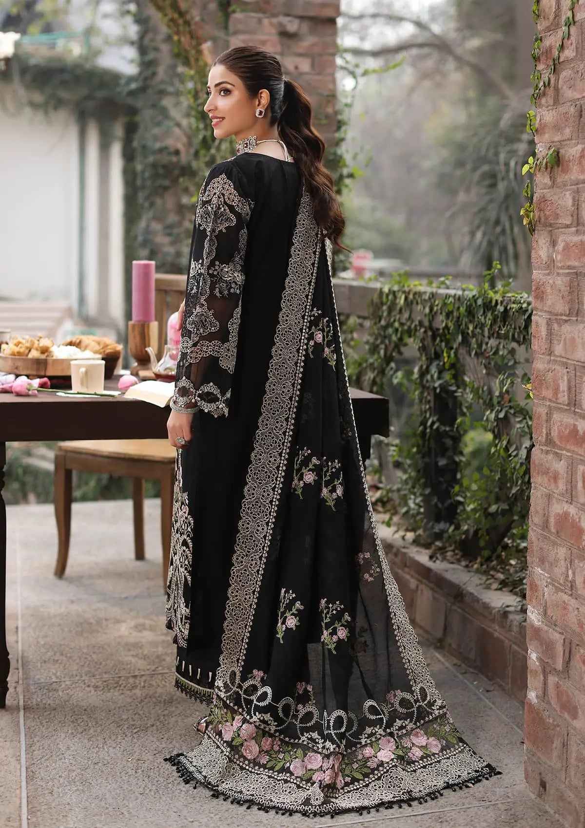 3 Piece - Unstitched Fully Embroidered Preminum Lawn Fabric