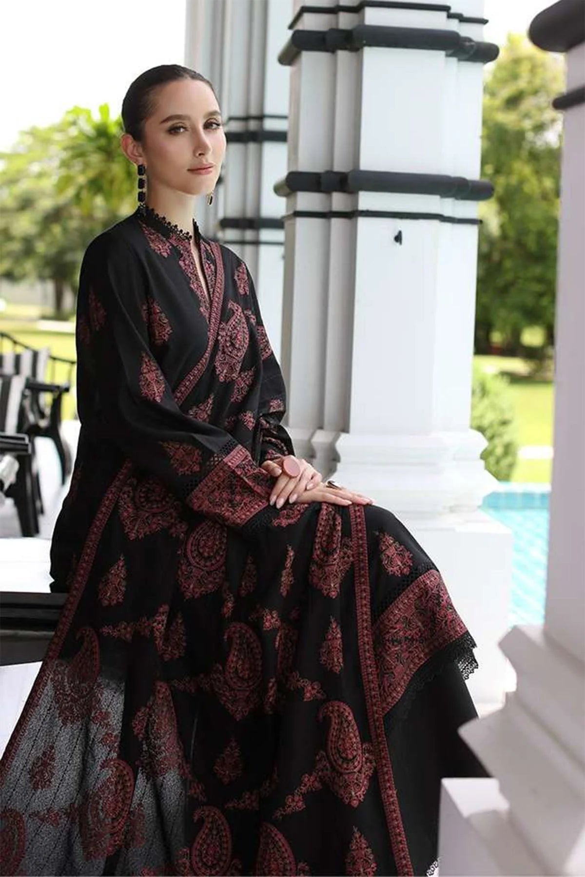 Bareez’e-Heavy Embroidered Lawn Unstitched 3PC Suit with Full Embroidered Bamber Chiffon Dupatta