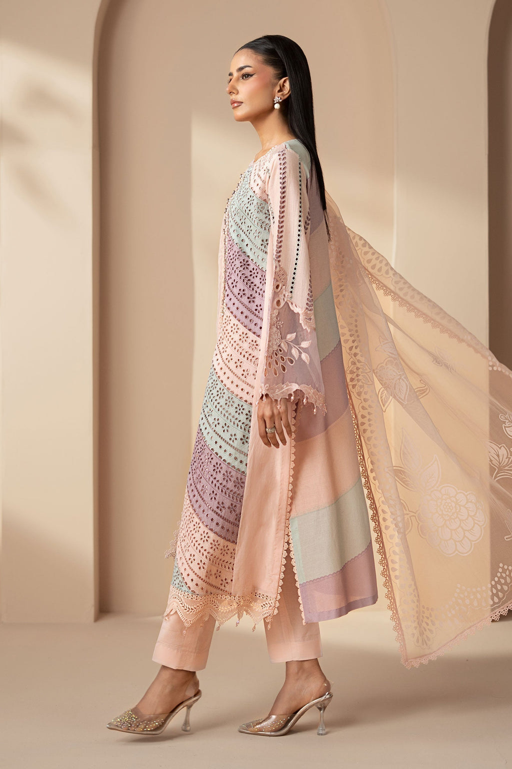Maria.B Luxury Lawn Unstitched Embroidered 3Pc Suit