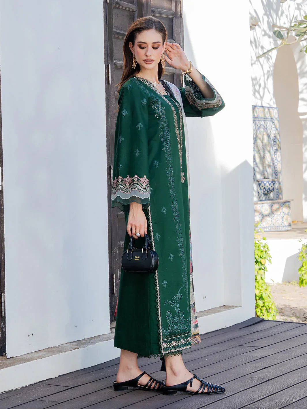 Dareen by IZEL Embroidered Luxury Lawn Unstitched 3Pc Suit - Gulrukh