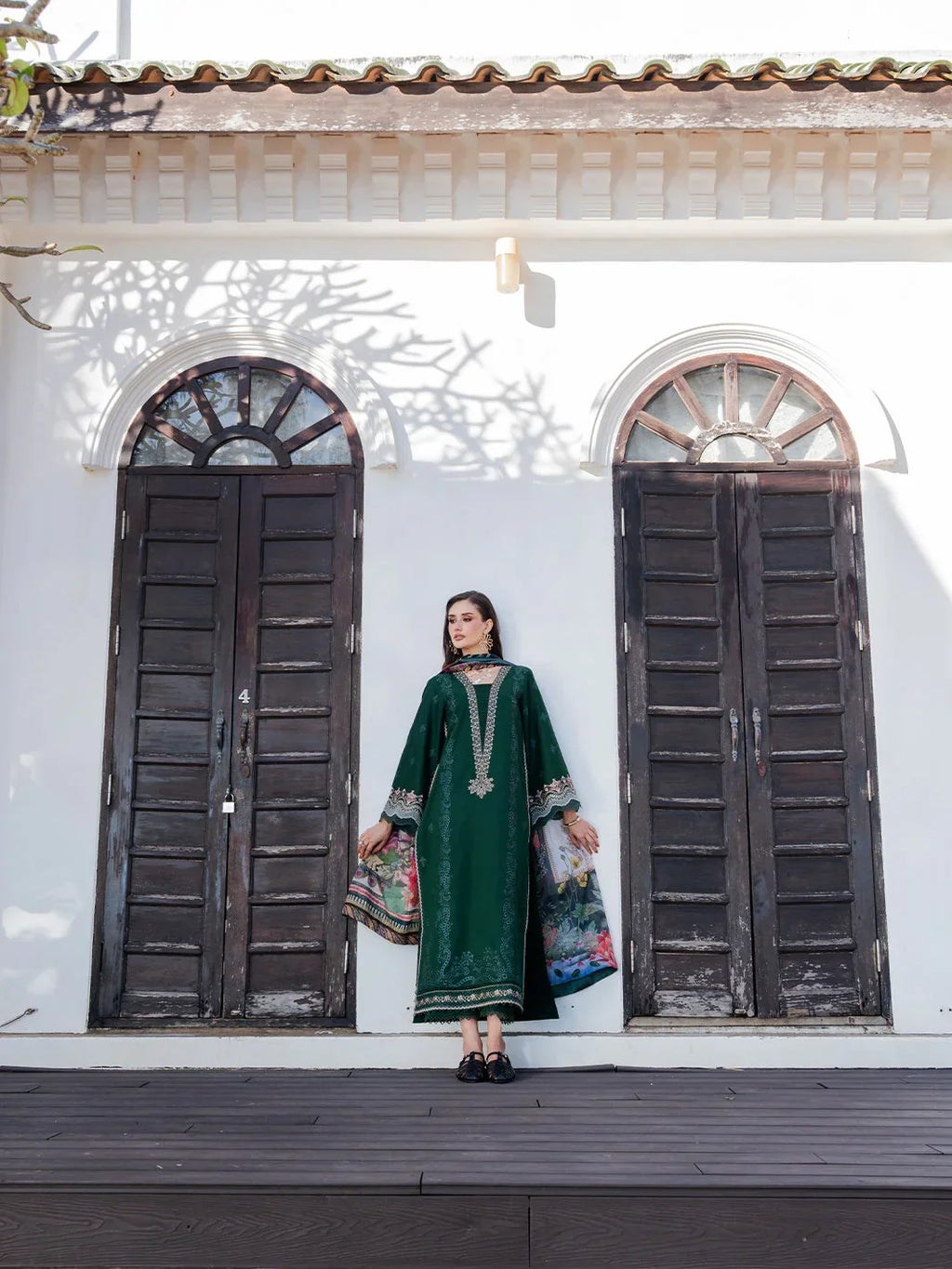 Dareen by IZEL Embroidered Luxury Lawn Unstitched 3Pc Suit - Gulrukh