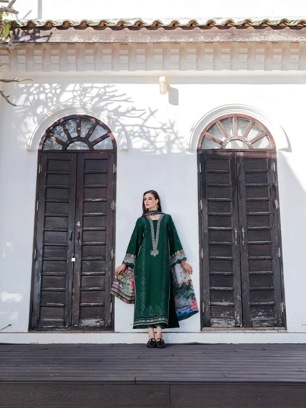 Dareen by IZEL Embroidered Luxury Lawn Unstitched 3Pc Suit - Gulrukh